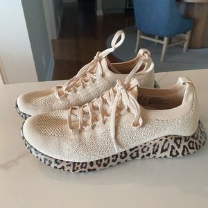 Aetrex Carly Arch Support Sneaker